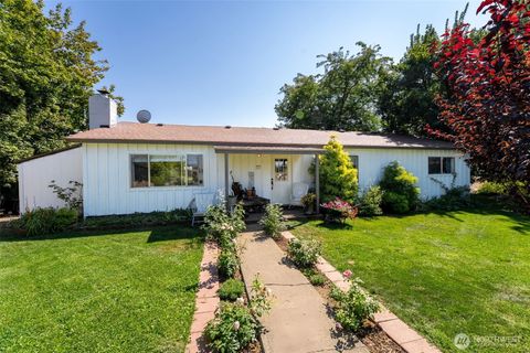 Photo of 2147 Glenwood Highway, Goldendale, WA 98620 (MLS # 2428764)