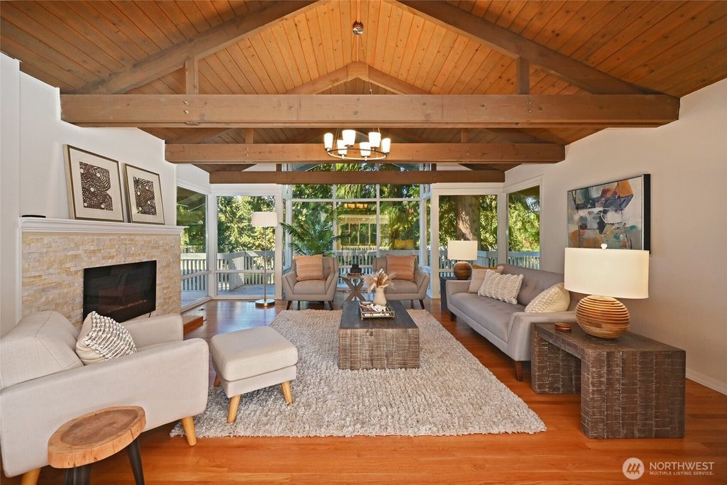 Photo of 11810 NE 30th Place, Bellevue, WA 98005 (MLS # 2356667)