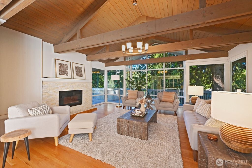 Photo of 11810 NE 30th Place, Bellevue, WA 98005 (MLS # 2356667)