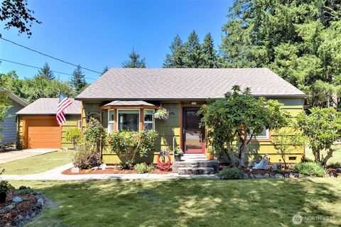 Photo of 1912 Elliott Avenue NW, Olympia, WA 98502 (MLS # 2407844)