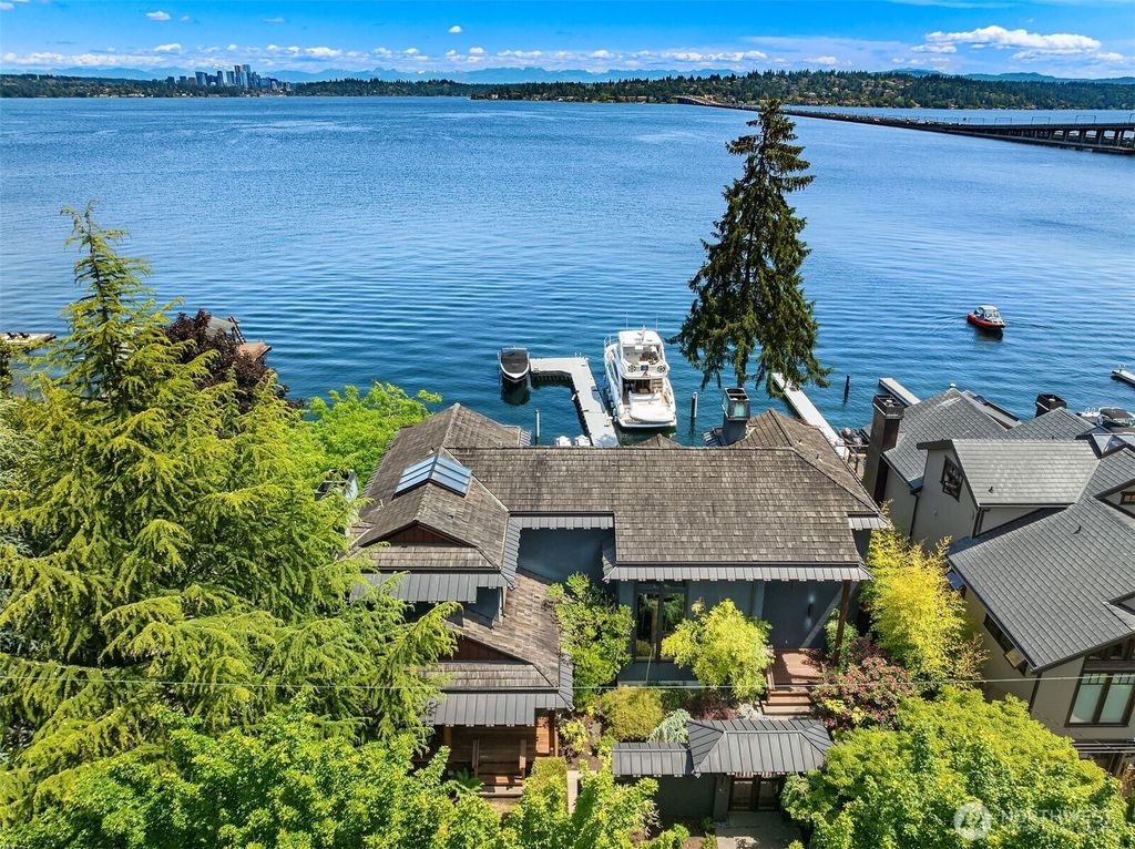 Photo of 1104 Lakeside Avenue S, Seattle, WA 98144 (MLS # 2389009)