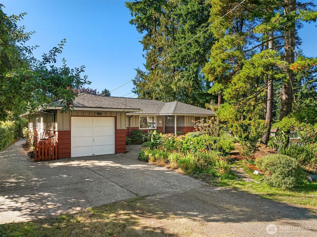 Photo of 561 N 166th Street, Shoreline, WA 98133 (MLS # 2442162)