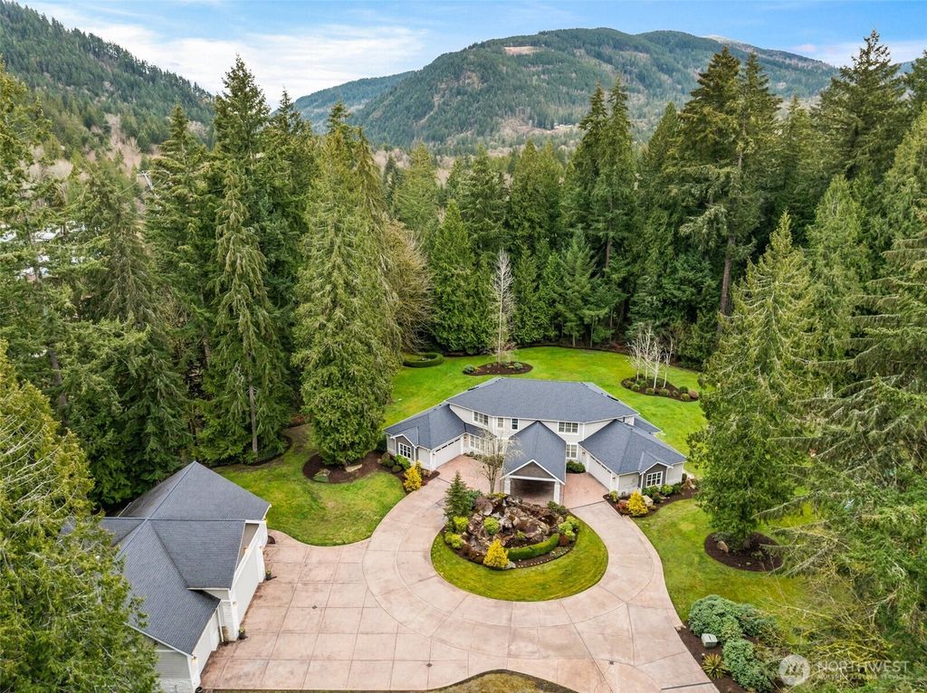 Photo of 14225 228th Avenue SE, Issaquah, WA 98027 (MLS # 2344243)