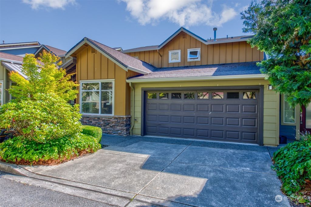 Photo of 82 Cougar Ridge Road NW, Issaquah, WA 98027 (MLS # 2147087)