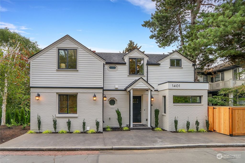 Photo of 1401 1st Avenue N, Seattle, WA 98109 (MLS # 2331419)