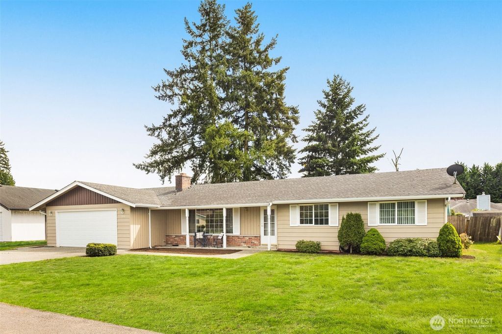 Photo of 5200 110th Place NE, Marysville, WA 98271 (MLS # 2513955)