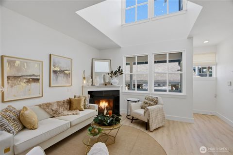Photo of 168 18th Ave AVE #B, Seattle, WA 98122 (MLS # 2538606)