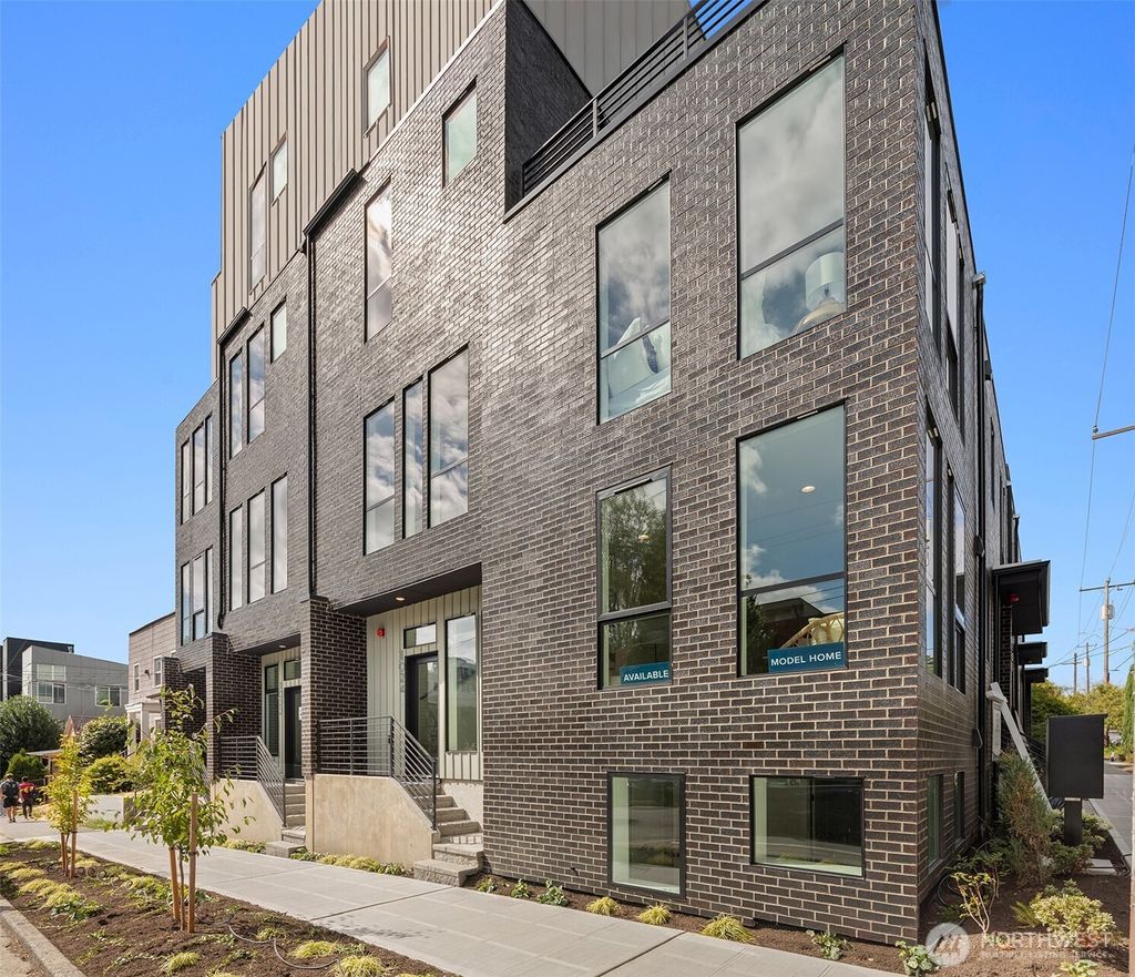 Photo of 1022 E John Street, Seattle, WA 98102 (MLS # 2372371)