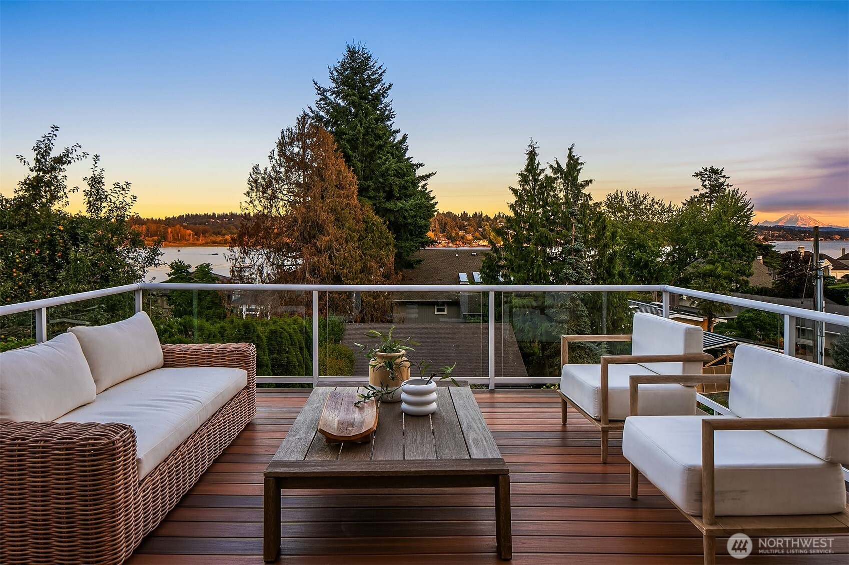 8533 NE Juanita Drive