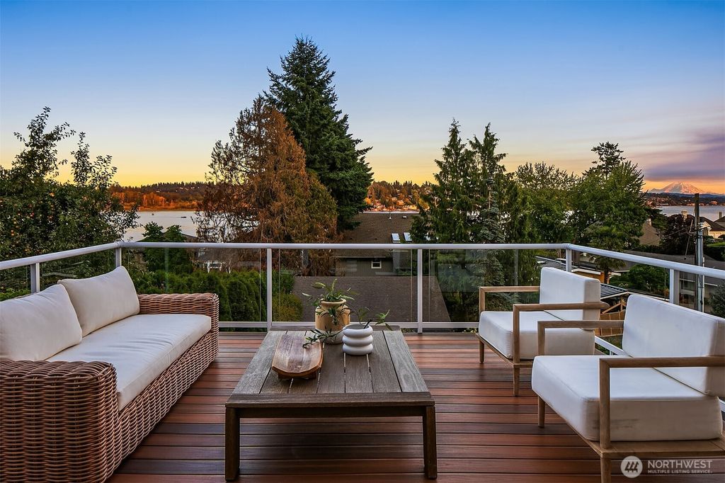 Photo of 8533 NE Juanita Dr (Private Lane) Dr, Kirkland, WA 98034 (MLS # 2467898)