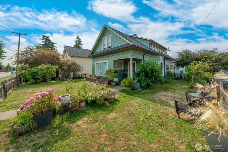 246 4th Avenue NW