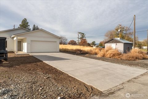 Photo of 36 Simpson Street, Mansfield, WA 98830 (MLS # 2455572)