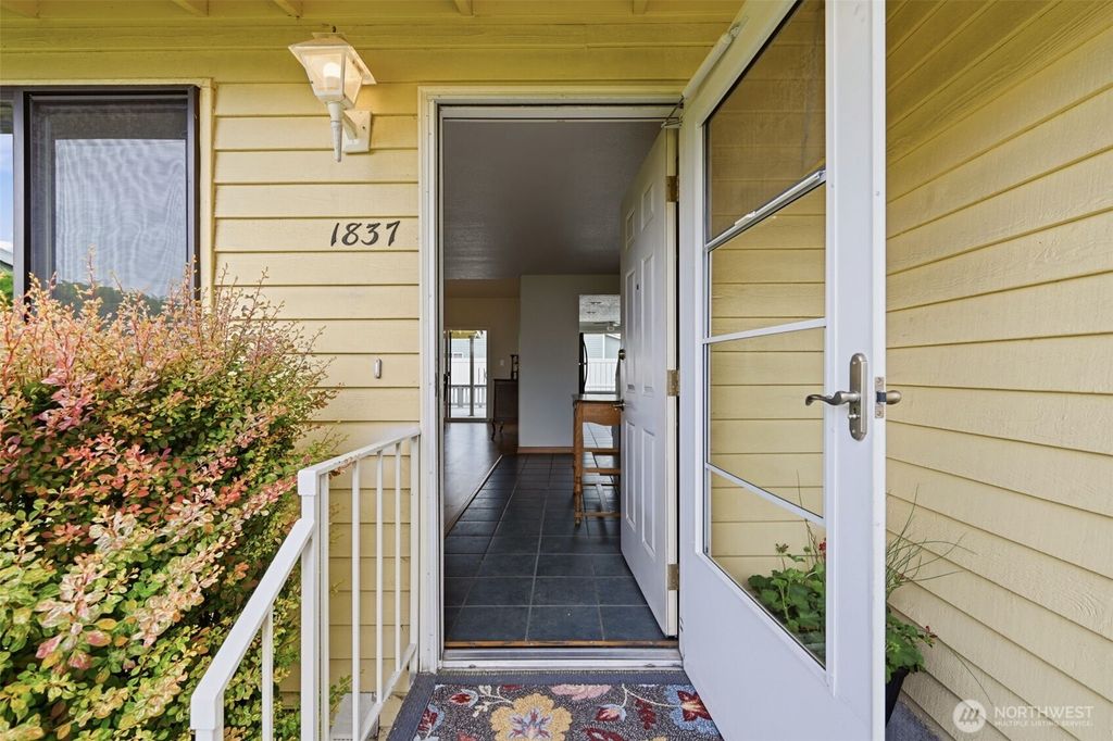 Photo of 1837 F Street SE #2, Auburn, WA 98002 (MLS # 2528214)