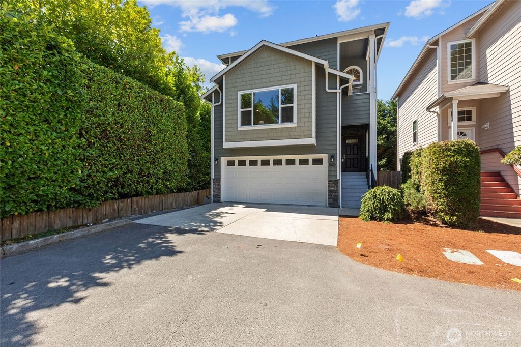 Photo of 1525 147th Place SW, Lynnwood, WA 98087 (MLS # 2410151)