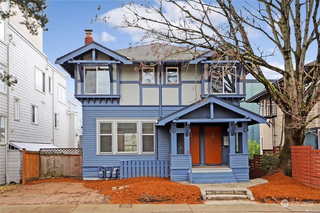 Photo of 2315 Boylston Avenue E, Seattle, WA 98102 (MLS # 2148021)