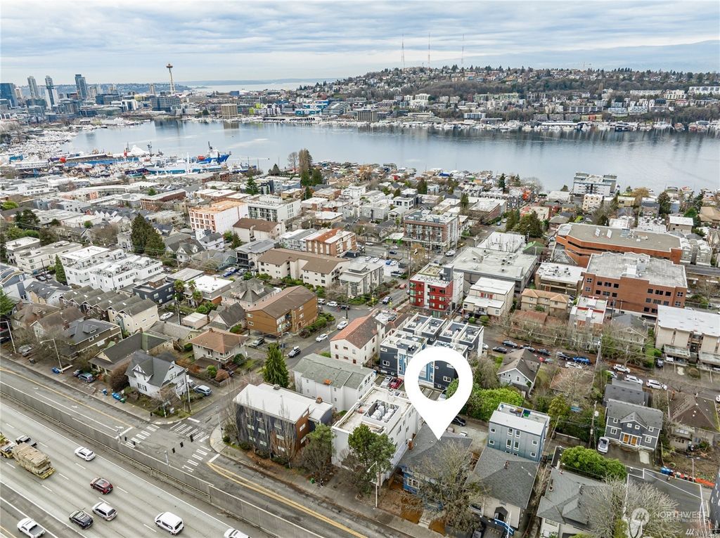 Photo of 2315 Boylston Avenue E, Seattle, WA 98102 (MLS # 2148021)