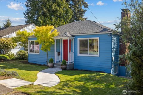 Photo of 3020 36th Avenue W, Seattle, WA 98199 (MLS # 2494474)