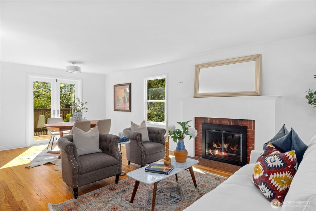 Photo of 3020 36th Avenue W, Seattle, WA 98199 (MLS # 2494474)