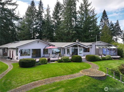 Photo of 8111 Possession Ridge Lane, Clinton, WA 98236 (MLS # 2493099)