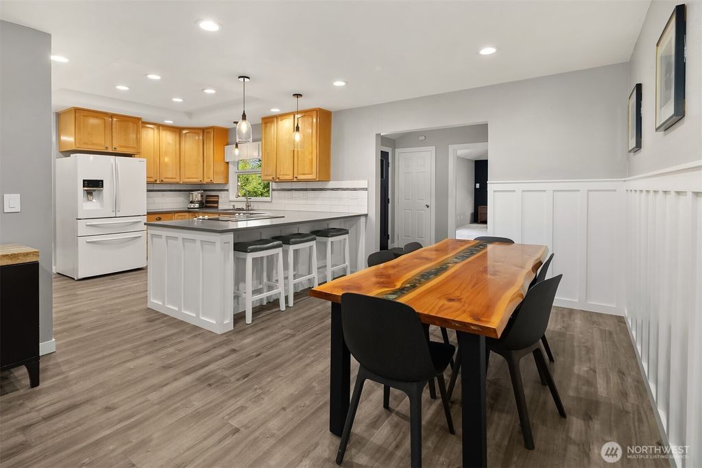Photo of 20830 236th Ave AVE SE, Maple Valley, WA 98038 (MLS # 2524638)