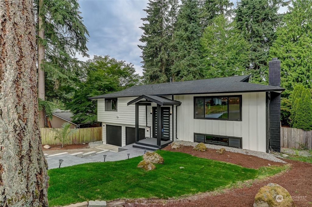 Photo of 13807 128th Avenue NE, Kirkland, WA 98034 (MLS # 2263047)
