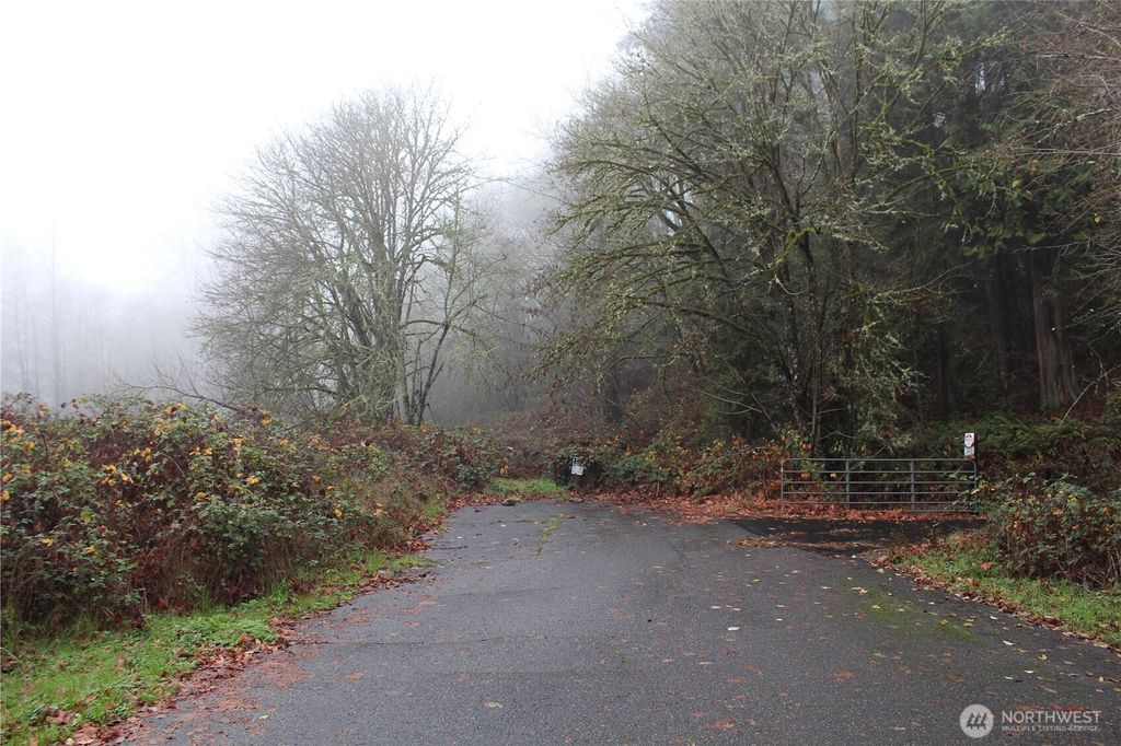 Photo of 7104 Ocean Beach Highway, Longview, WA 98632 (MLS # 2460041)