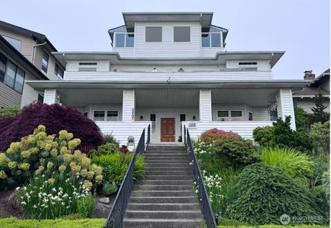 Photo of 2207 Grand Avenue #b, Everett, WA 98201 (MLS # 2533566)