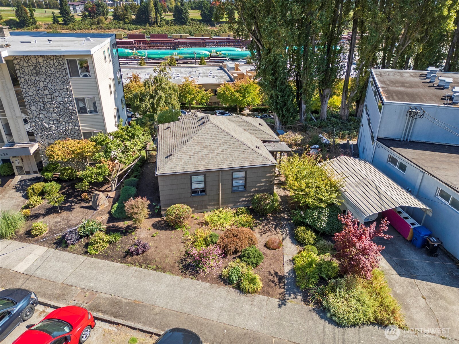2600 Thorndyke Avenue W