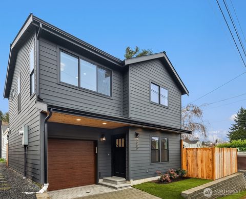 Photo of 4009 33rd Avenue W #B, Seattle, WA 98199 (MLS # 2526682)