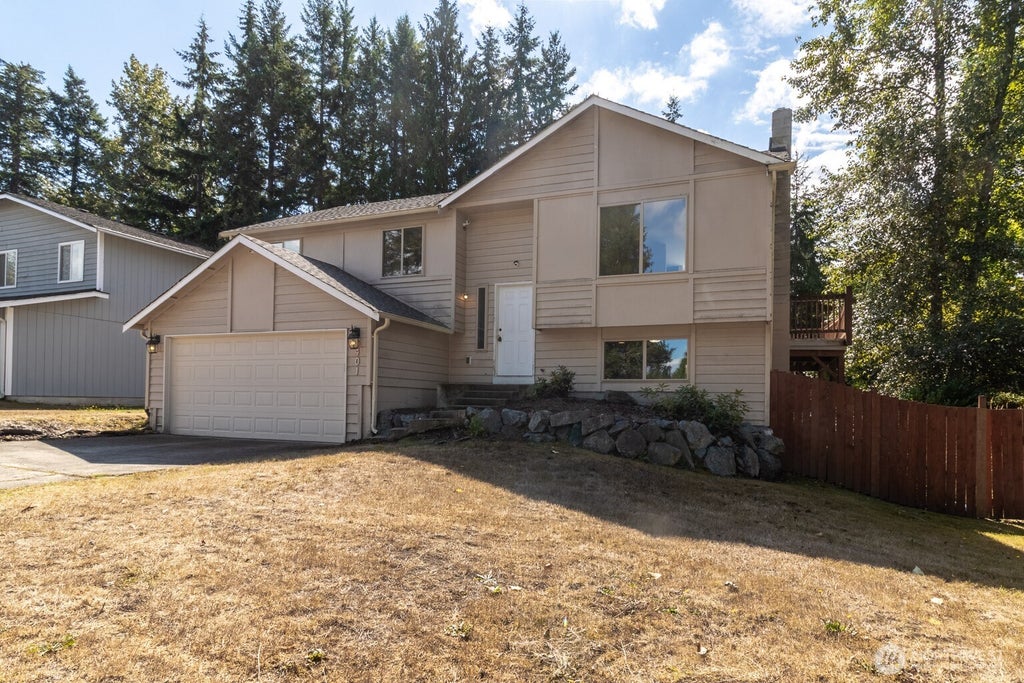 Photo of 15401 SE 179th Street, Renton, WA 98058 (MLS # 2575635)
