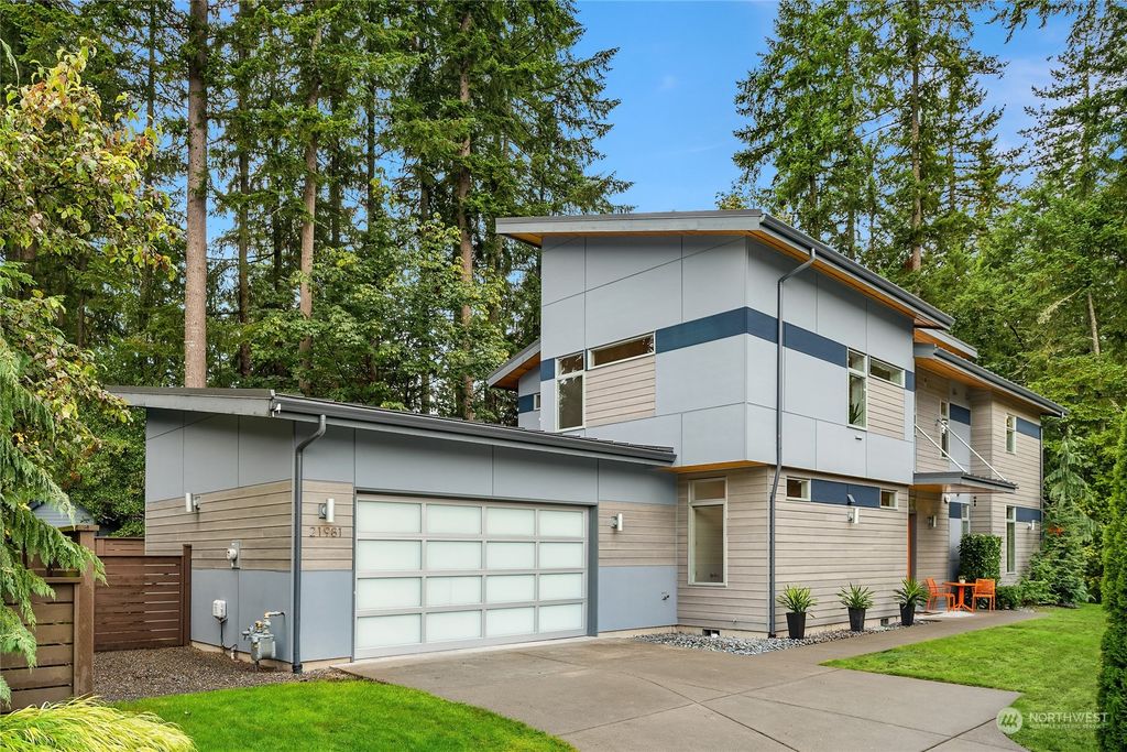 Photo of 21981 SE 31st Court, Sammamish, WA 98075 (MLS # 2166469)
