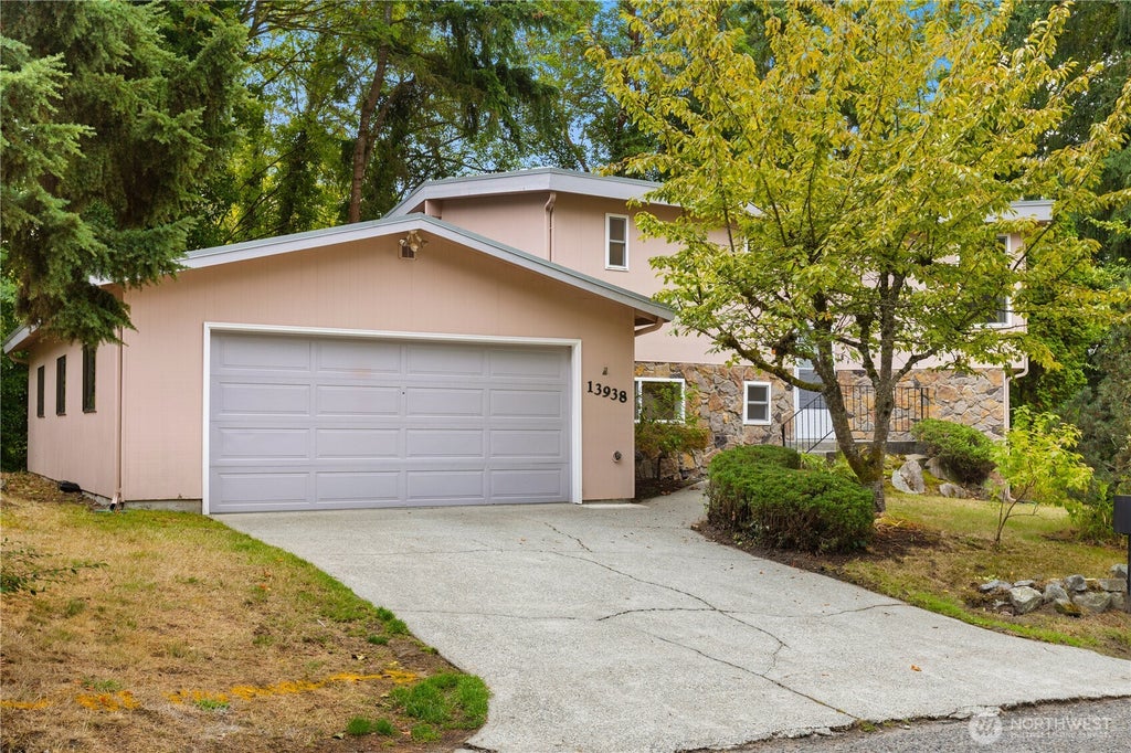 Photo of 13938 15th Place SW, Burien, WA 98166 (MLS # 2581777)
