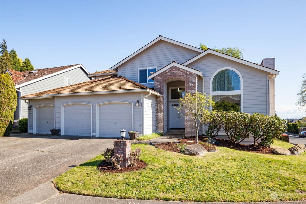Photo of 13001 SE 305th Place, Auburn, WA 98092 (MLS # 2234344)