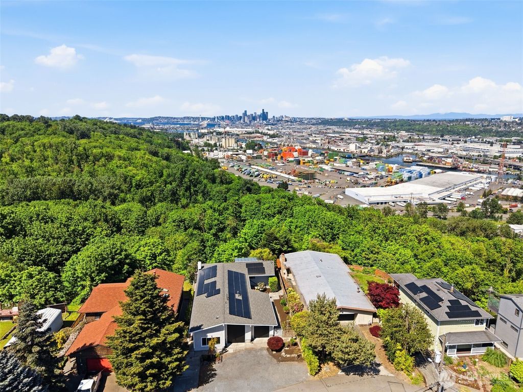 Photo of 622 SW Othello Street, Seattle, WA 98106 (MLS # 2520590)