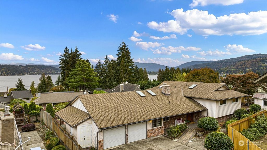 Photo of 2524 170th Place SE, Bellevue, WA 98008 (MLS # 2012212)