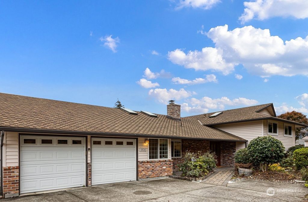 Photo of 2524 170th Place SE, Bellevue, WA 98008 (MLS # 2012212)