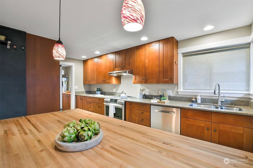 Photo of 609 5th Avenue S, Edmonds, WA 98020 (MLS # 2184787)