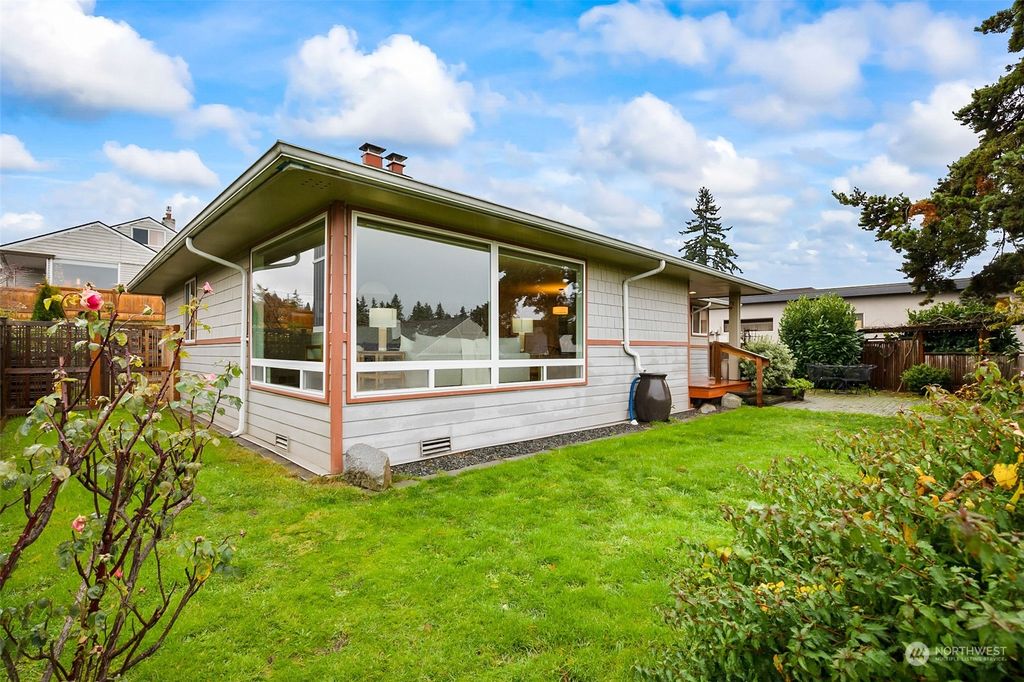 Photo of 609 5th Avenue S, Edmonds, WA 98020 (MLS # 2184787)