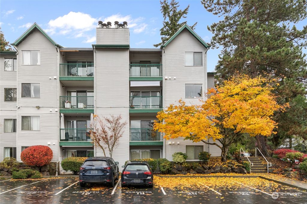 Photo of 1522 NE 175th Street #210, Shoreline, WA 98155 (MLS # 2310613)