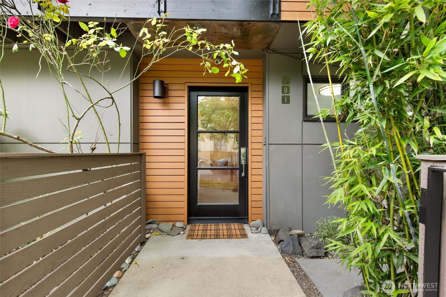 201 20th Avenue E