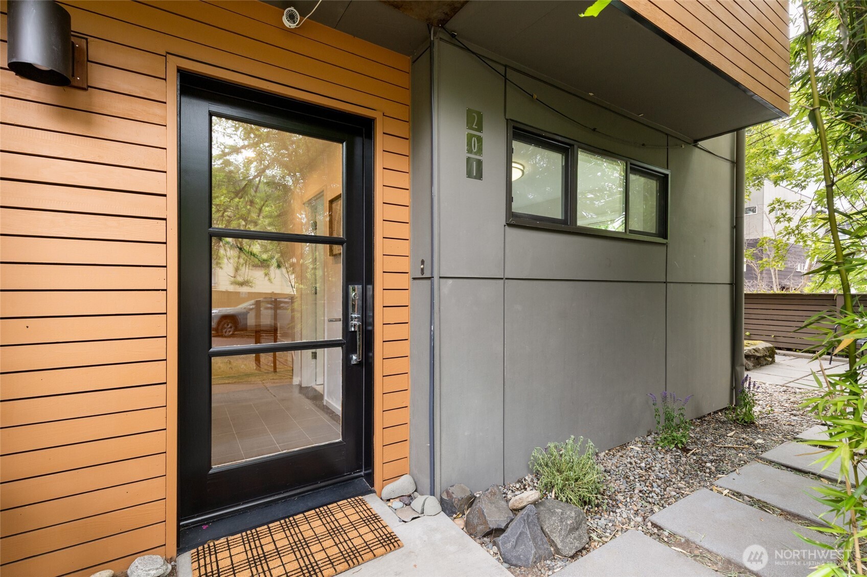 201 20th Avenue E