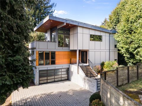 10039 Densmore Avenue N, Seattle, WA 98133 - MLS#: 2344302