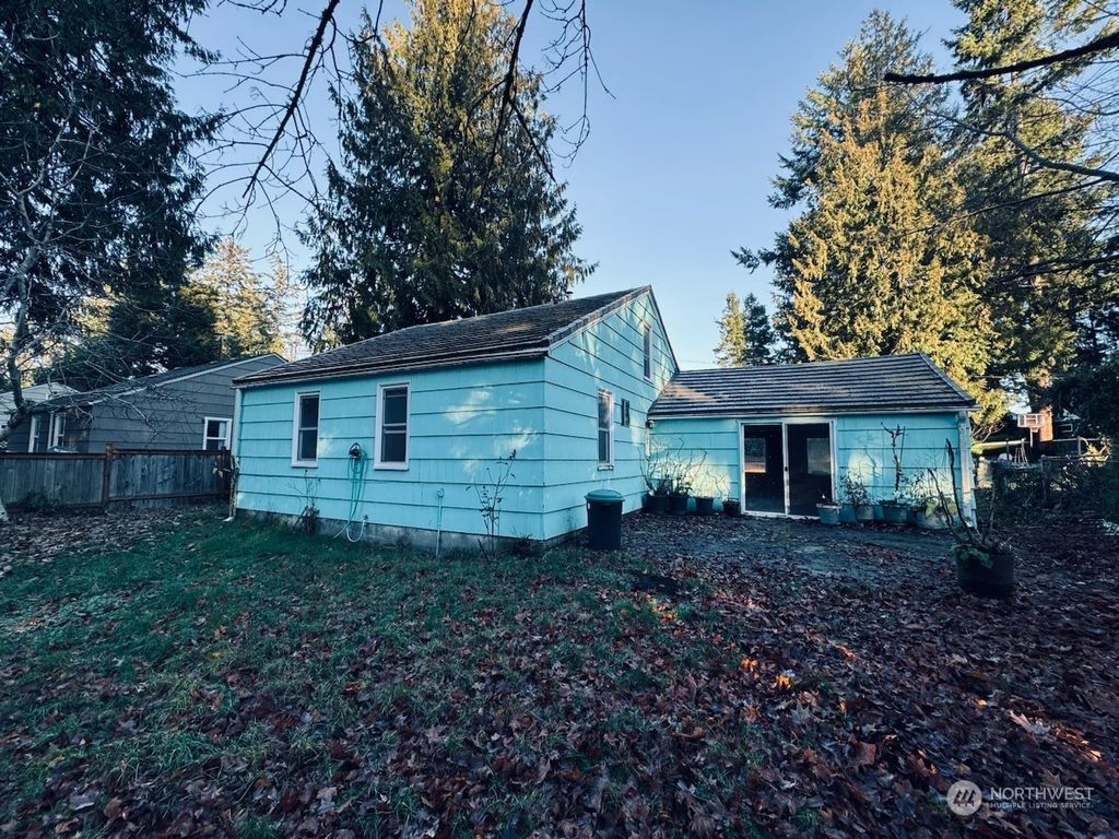 Photo of 17409 17th Place NE, Shoreline, WA 98155 (MLS # 2184812)