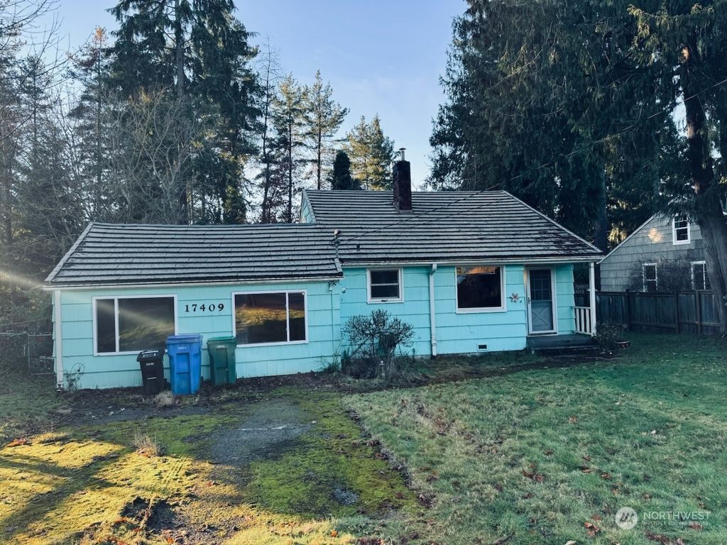 Photo of 17409 17th Place NE, Shoreline, WA 98155 (MLS # 2184812)