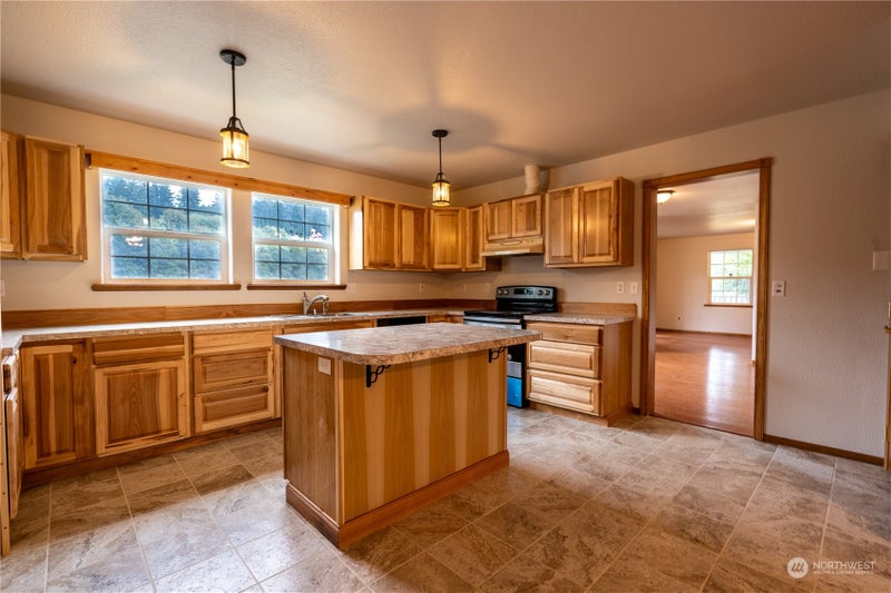 732 Satsop Road W