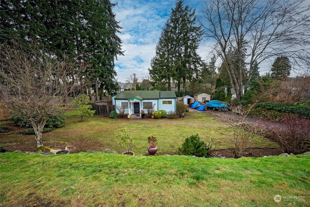 Photo of 12747 37th Avenue NE, Seattle, WA 98125 (MLS # 2194206)