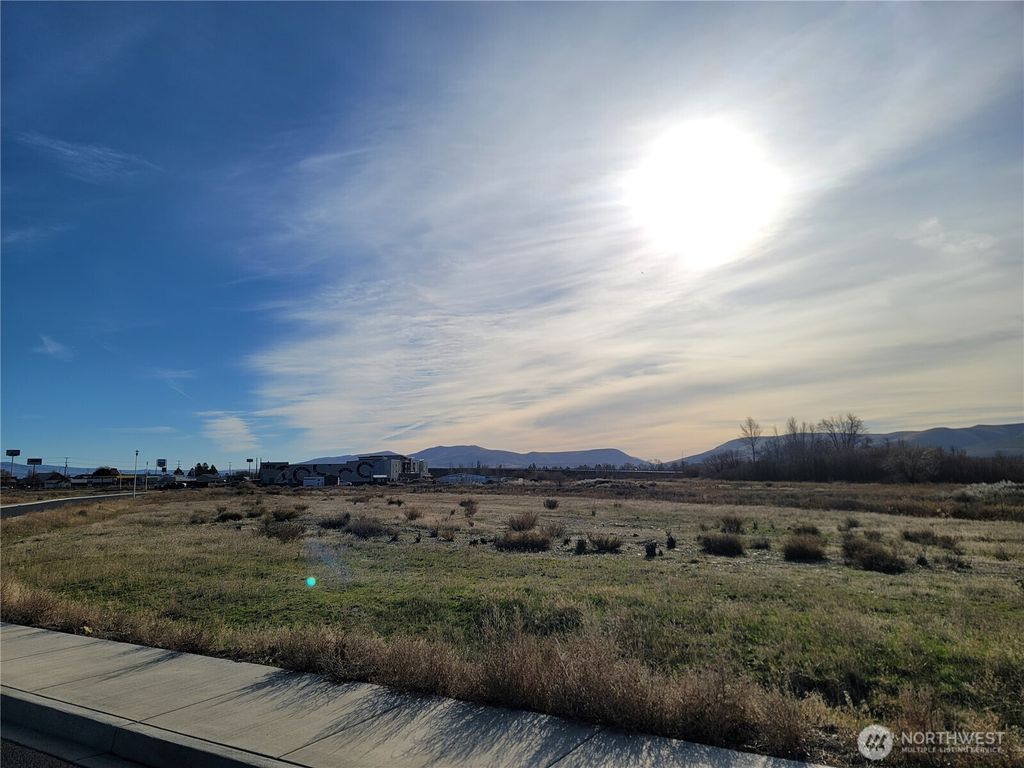 Photo of 210 S Opportunity Street, Ellensburg, WA 98926 (MLS # 2458616)