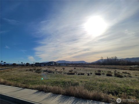 Photo of 210 S Opportunity Street, Ellensburg, WA 98926 (MLS # 2458616)