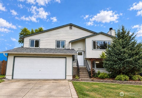 Photo of 3415 158th Street SW, Lynnwood, WA 98087 (MLS # 2580714)