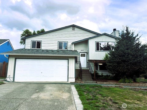 Photo of 3415 158th Street SW, Lynnwood, WA 98087 (MLS # 2580714)